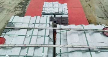 聊城 芝麻白仿形加直形路沿石出货日常