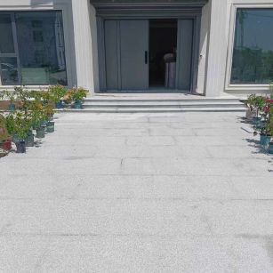 聊城 芝麻白花岗岩地铺石地面铺装