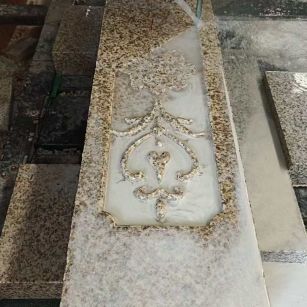 聊城 黄金麻花岗岩异形加工雕刻栏杆大柱