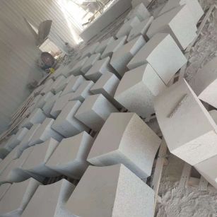 聊城 白麻花岗岩异形坐凳