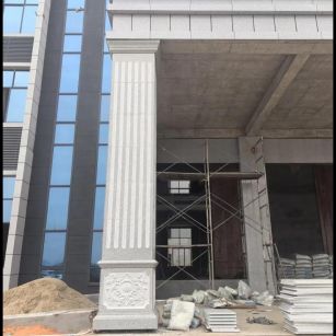 聊城 芝麻白光面花岗岩门楼大柱（罗马柱）配雕花底座