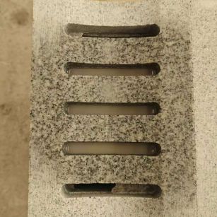 聊城 芝麻白拉丝面花岗岩U型开槽排水槽