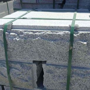 聊城 芝麻白花岗岩自然面成品