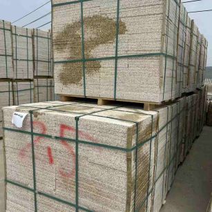 聊城 黄金麻花岗岩石材荔枝面地铺石2.5*300*600