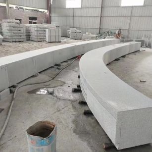 聊城芝麻白花岗岩石板材 园林光面弧形坐凳