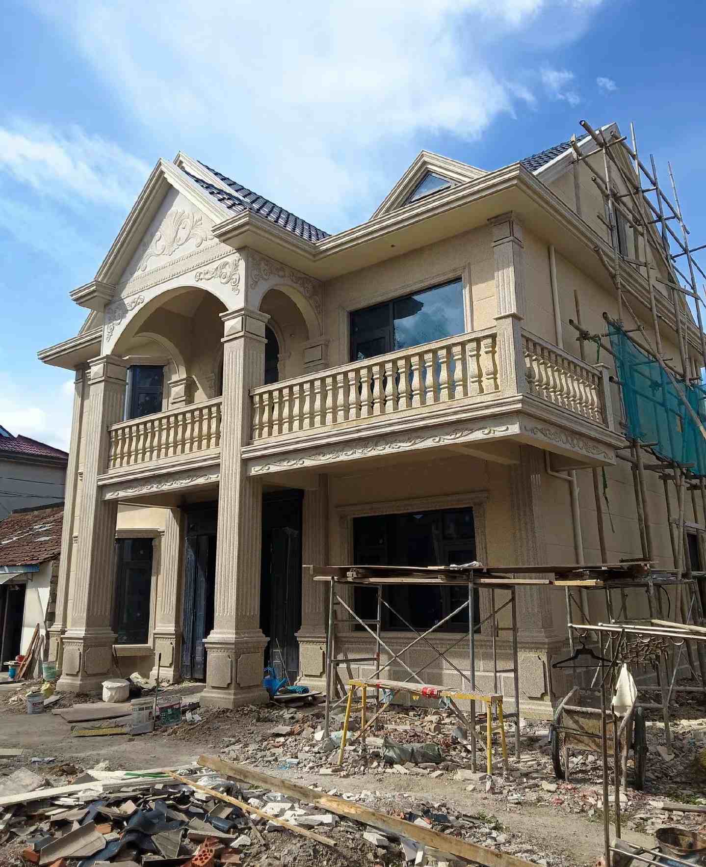 聊城 黄金麻花岗岩石材私人别墅雕花门楼柱阳台栏杆