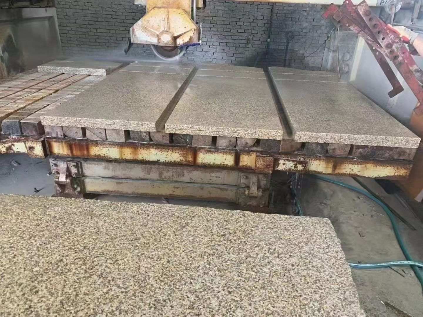 聊城 黄金麻荔枝面成品板加工