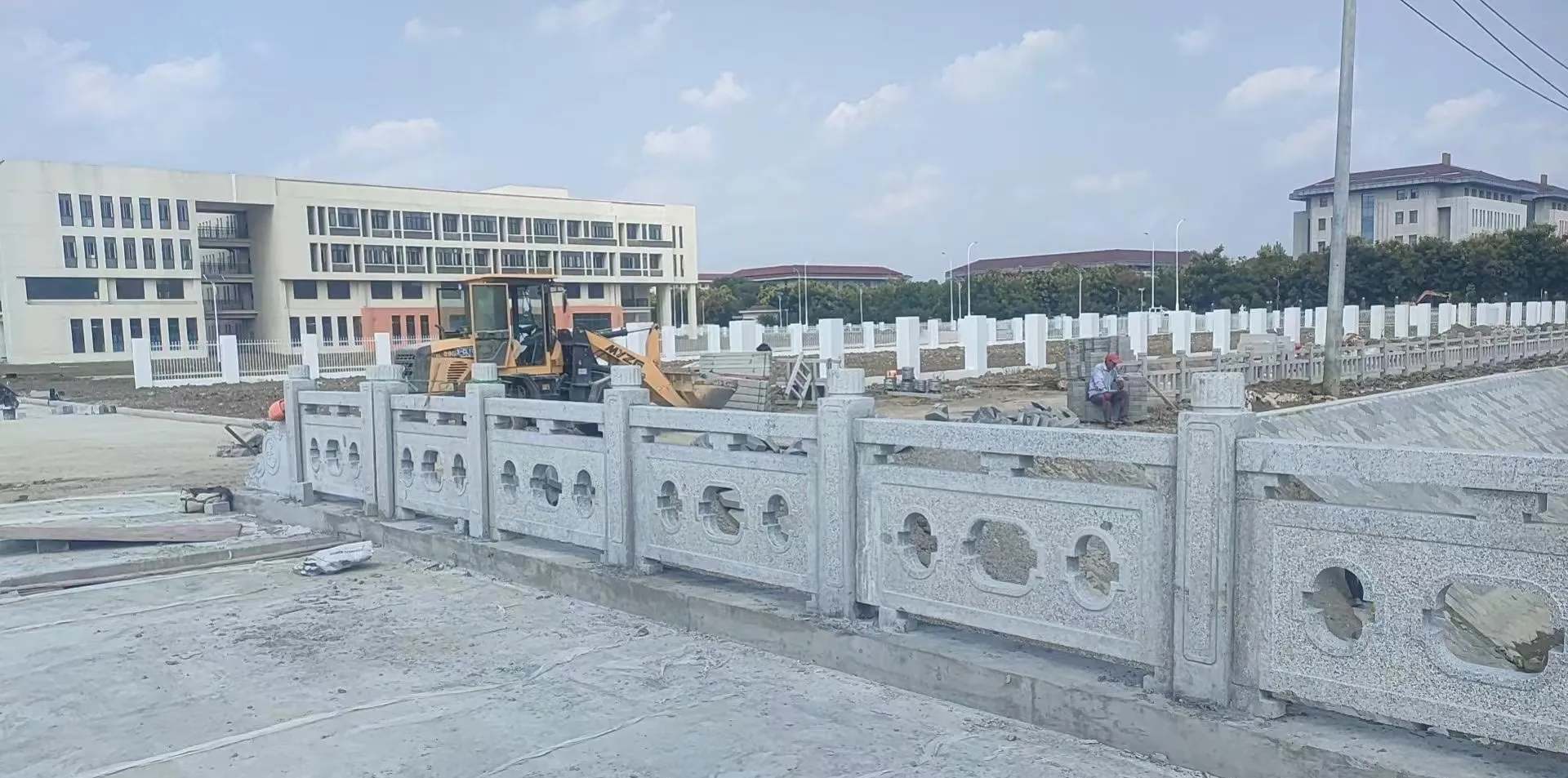 聊城 白麻花岗岩荔枝面河道栏杆