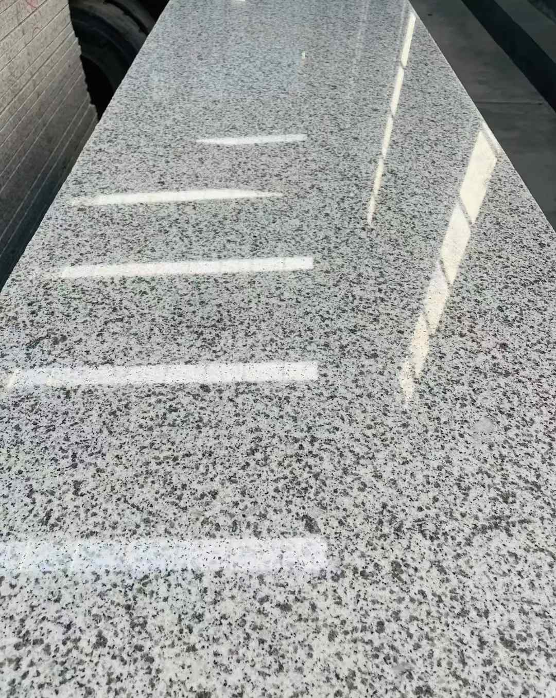 聊城 白麻花岗岩光面毛板