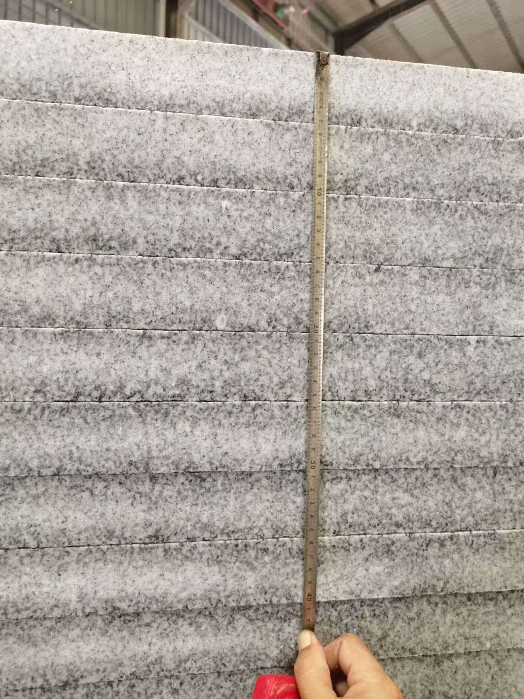 聊城 芝麻白火烧成品厚薄均匀，B料价格接近A料质量