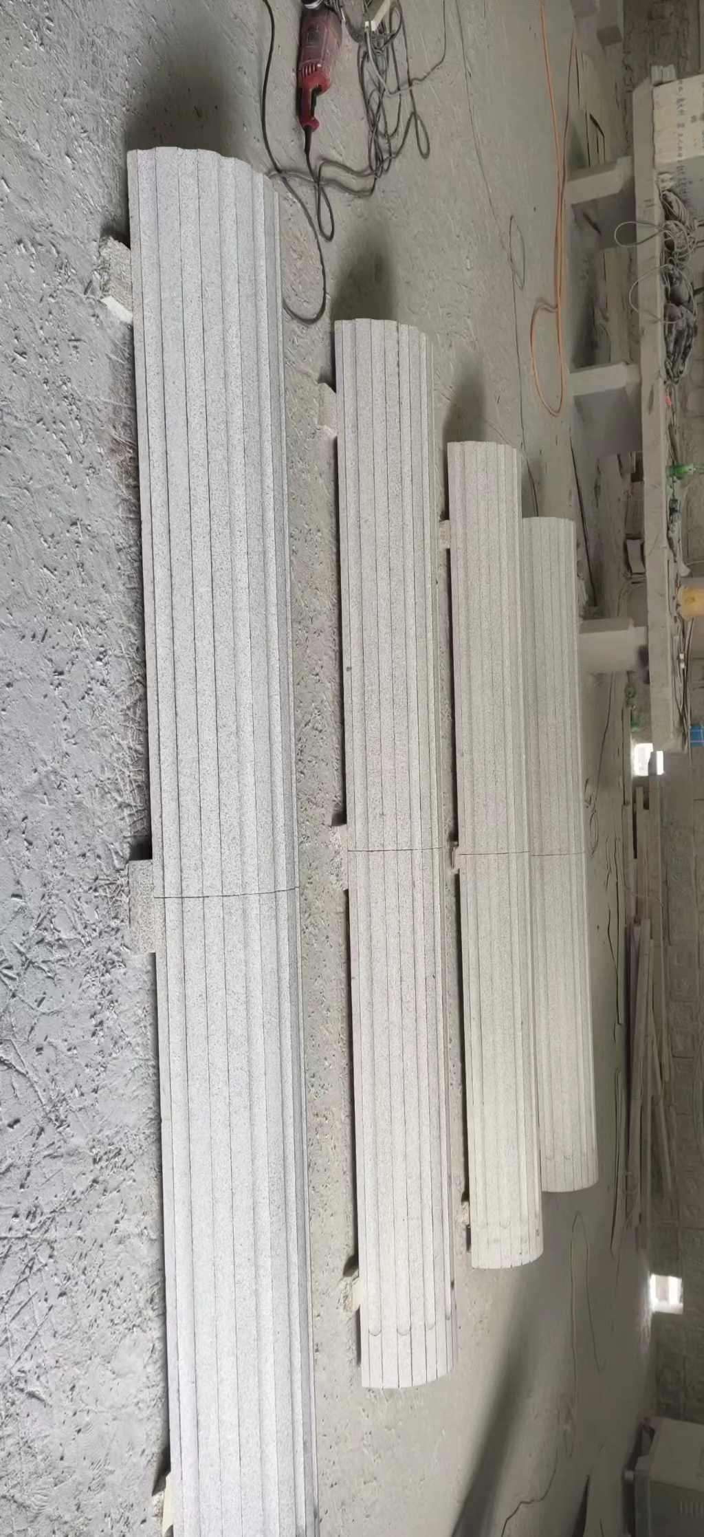 聊城 花岗岩厂家带你看白麻花岗岩门楼大柱柱皮