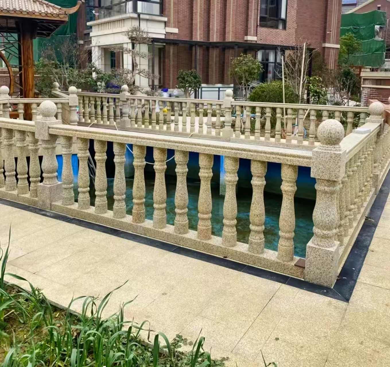 聊城黄金麻花岗岩石材栏杆，扶手，将军柱，花瓶柱