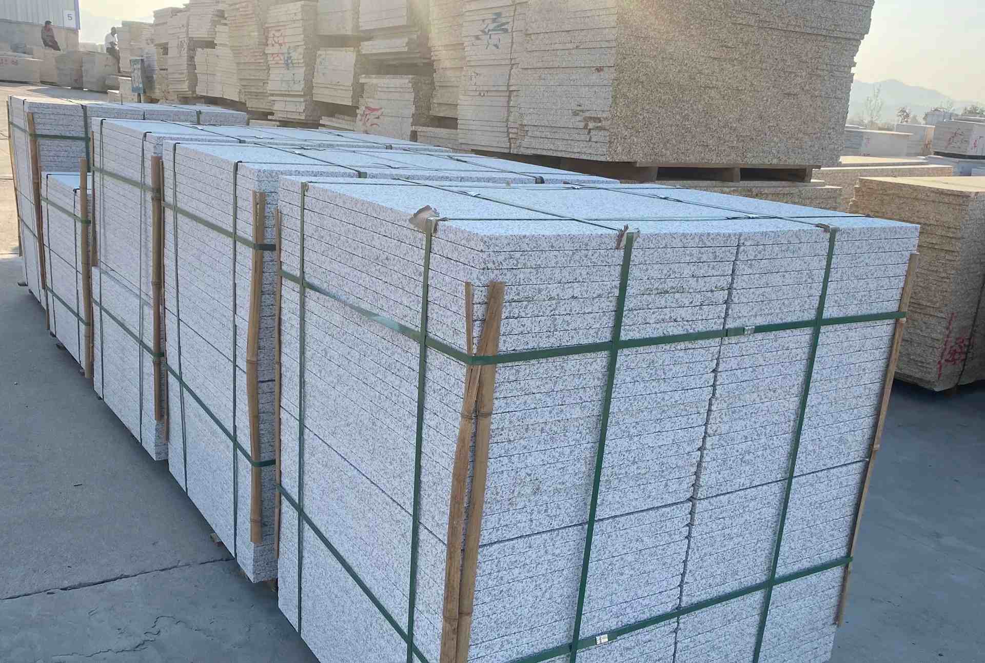 聊城 白麻花岗岩荔枝面地铺石