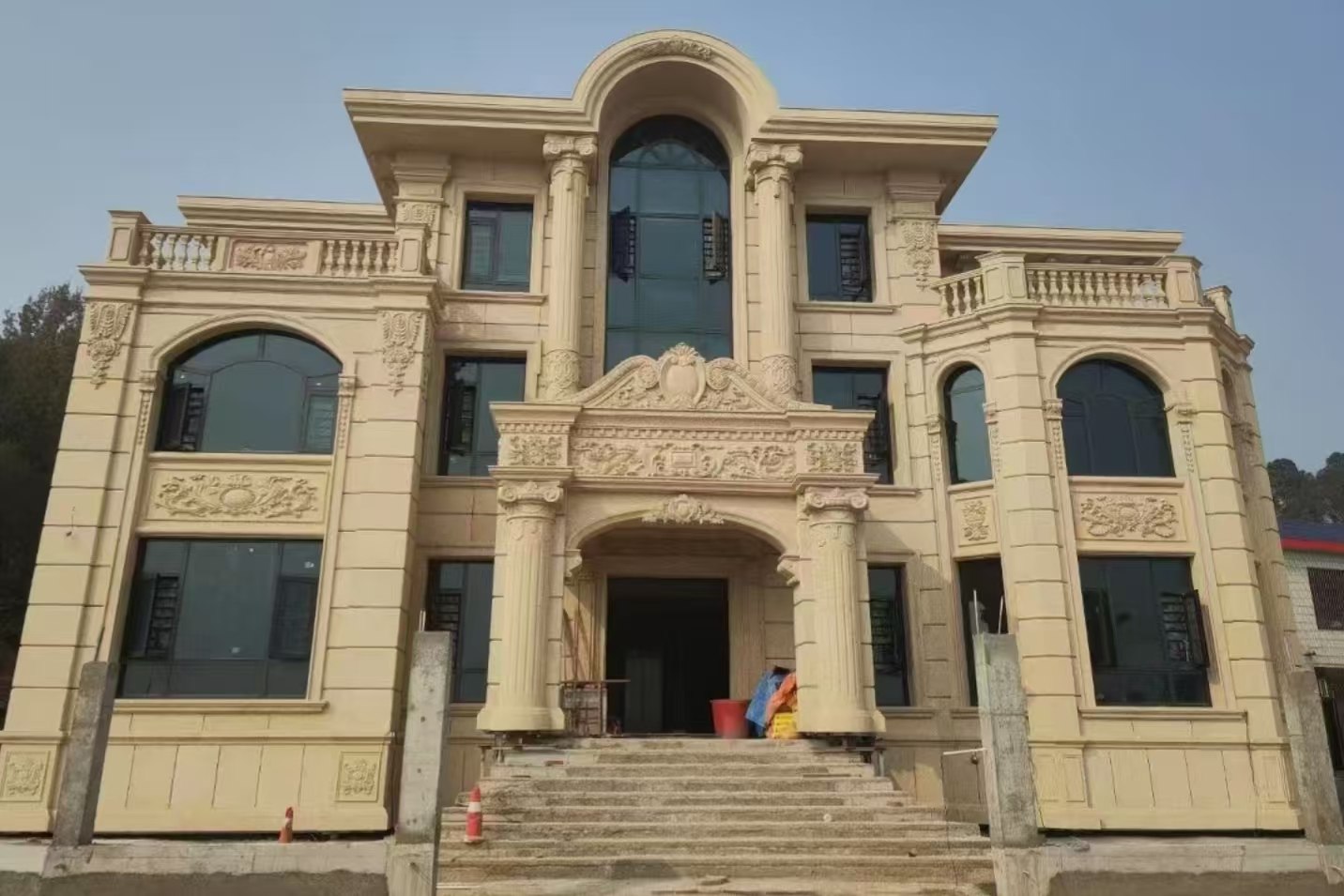 聊城 黄金麻花岗岩别墅外墙干挂