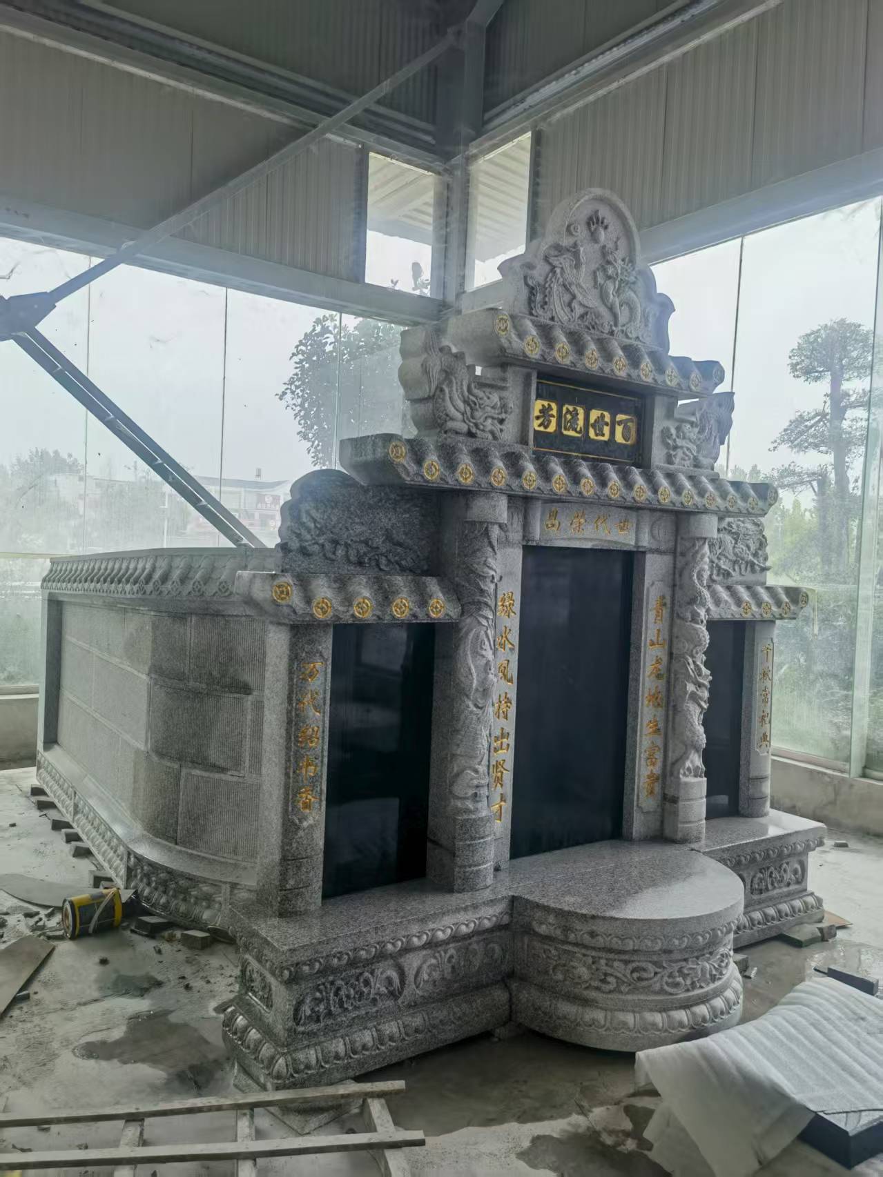 聊城 芝麻白墓碑效果展示图